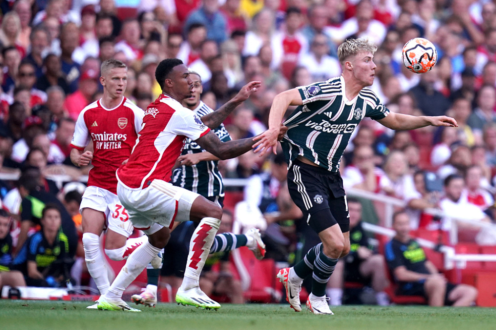  曼联新援霍伊伦德首秀破门客胜狼队止颓势